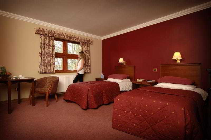 Dean Park Hotel Kirkcaldy Bagian luar foto