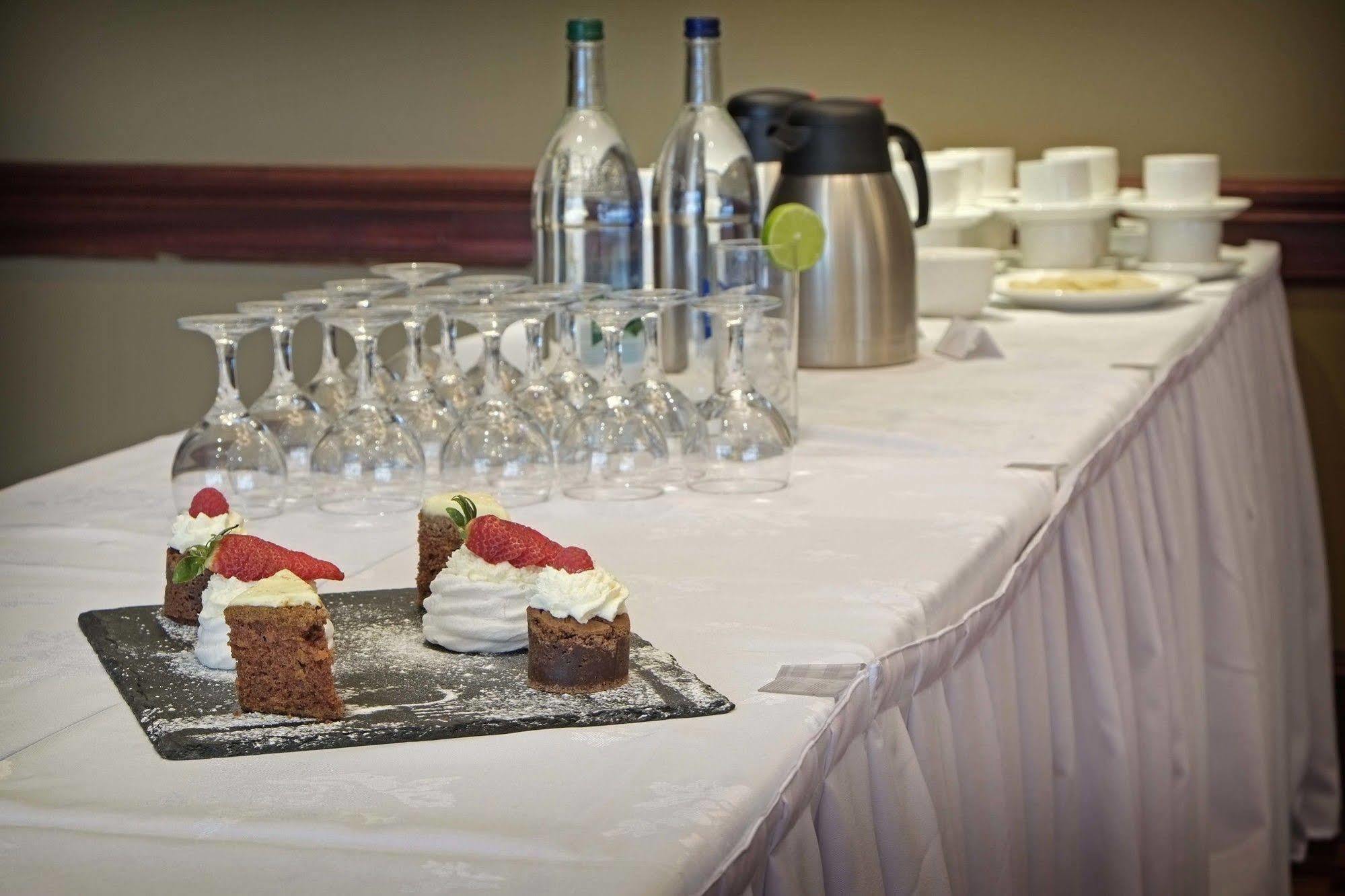 Dean Park Hotel Kirkcaldy Bagian luar foto
